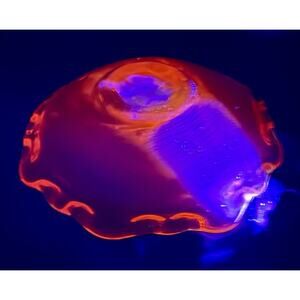 GLOWS! Vntg Amberina Glass Bowl/Trinket Dish Persimmon/Orange Unmarked, Blenko?